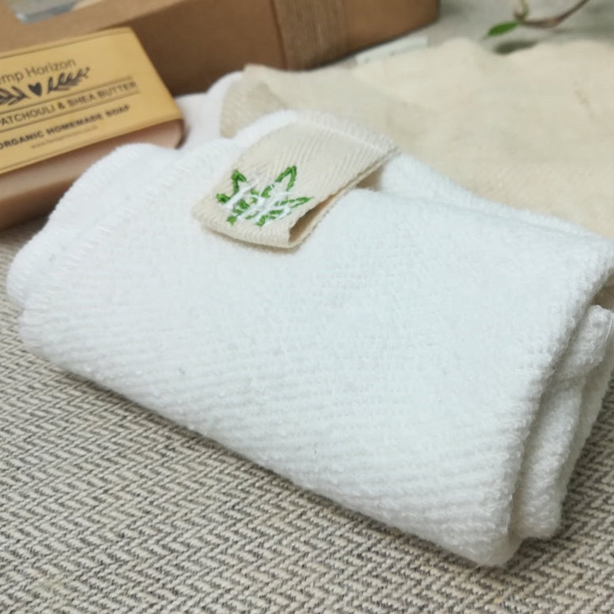 Hemp Skincare Products Gift Set with Soap and Wipes