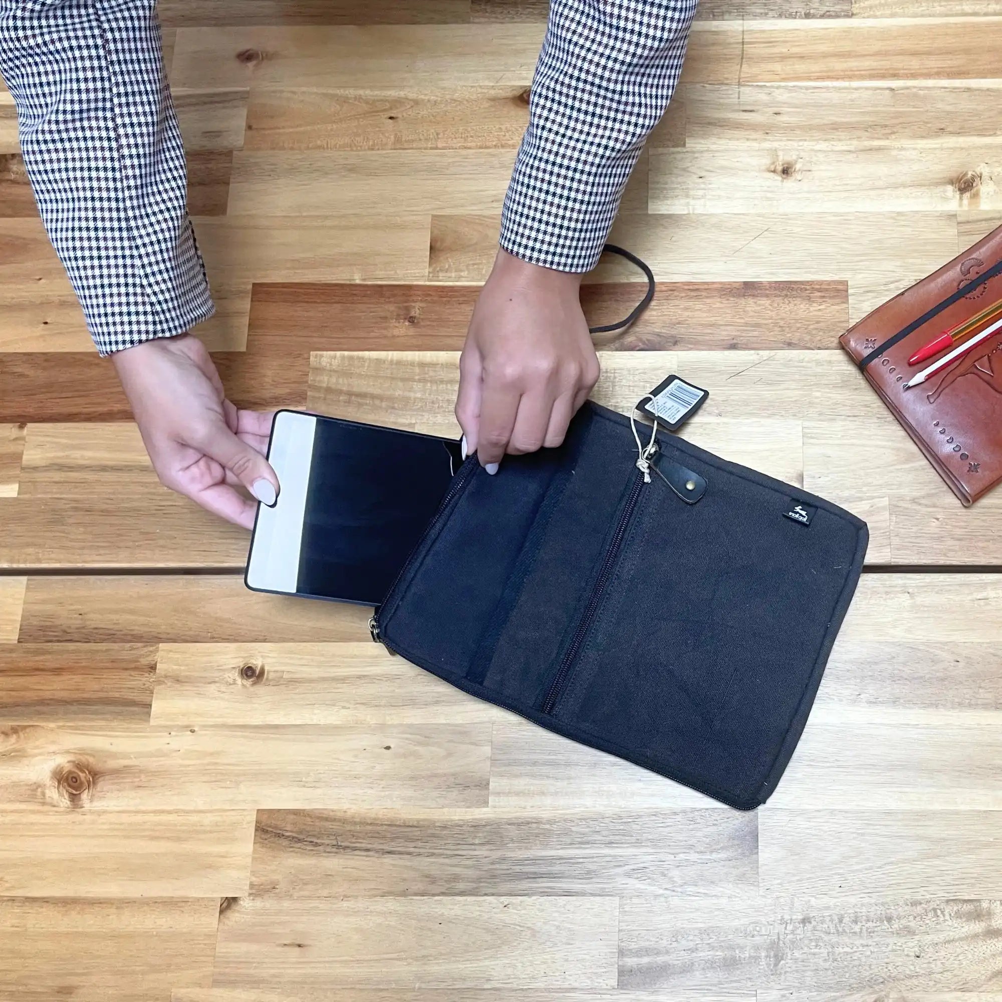 Ancient Wisdom Laptop & Tablet Pouches Jute and Cotton Canvas - Orange Charcoal and Olive Electronics > Electronics Accessories > Computer Accessories > Computer Covers & Skins > Laptop & Tablet Pouches emmy-jane-boutique.myshopify.com