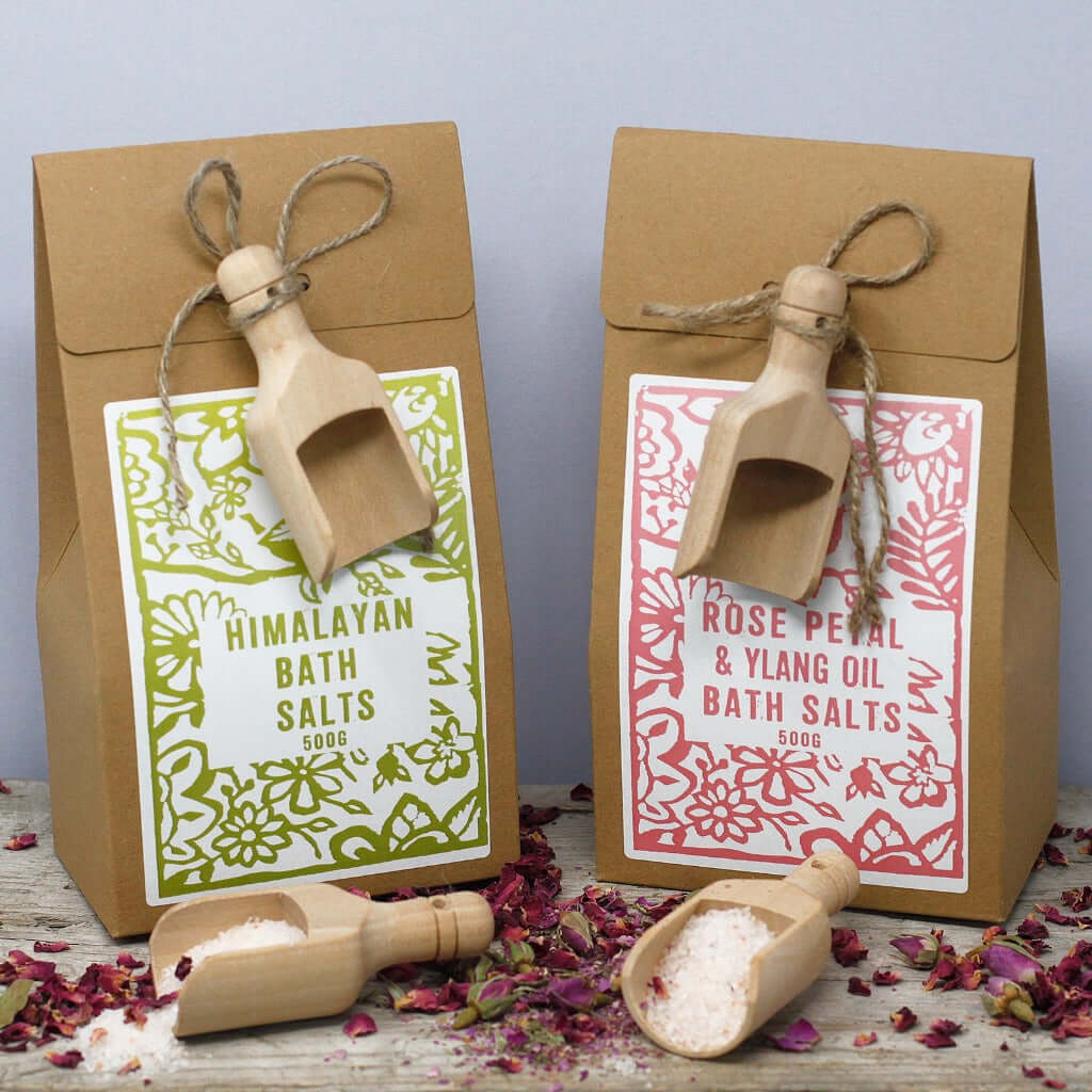 Emmy Jane - Natural Bath Salts - 500g Agnes & Cat - Vegan Friendly. Agnes & Cat bath salts are mixed and packed in small batches in our production room in Sheffield. We use natural and vegan-friendly ingredients. All bath salts are beautifully presented in a box with an attached wooden scoop.