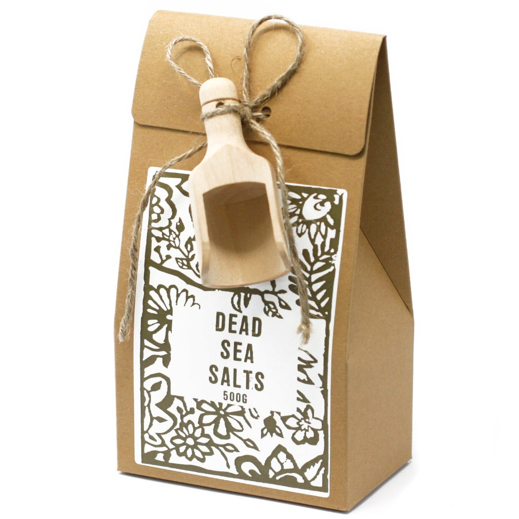 Emmy Jane - Natural Bath Salts - 500g  Agnes & Cat - Vegan Friendly. Agnes & Cat bath salts are mixed and packed in small batches in our production room in Sheffield. We use natural and vegan-friendly ingredients. All bath salts are beautifully presented in a box with an attached wooden scoop.