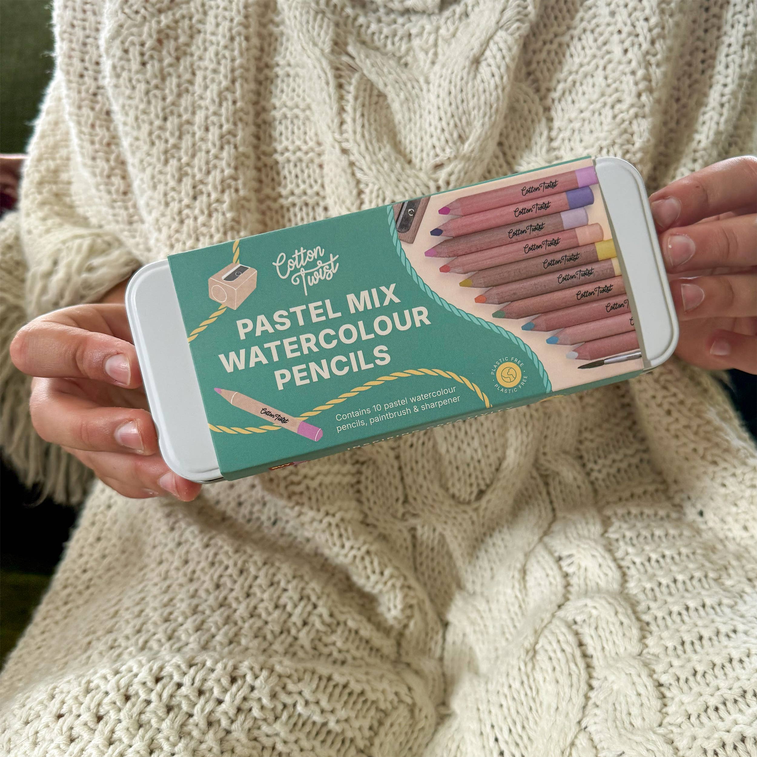 Set of eco-friendly watercolour pencils in a metal case