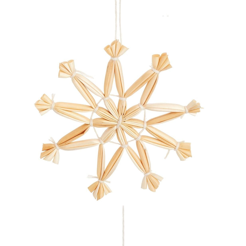 Emmy Jane Boutique -Natural Christmas Tree Decorations - Straw Snowflake Hanging Decoration - Set of 4. Set of four small straw snowflake hanging decoration sets will bring on-trend style to your Christmas decor. This unique handcrafted Christmas decoration set features a colourway of heart-warming hues.