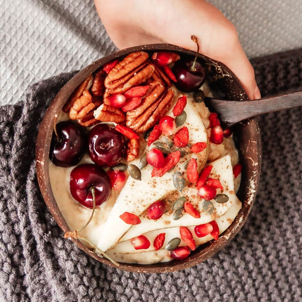 Emmy Jane Boutique Eco-friendly Organic Coconut Bowls & Spoons - Set of 4 & Free Bamboo Straws